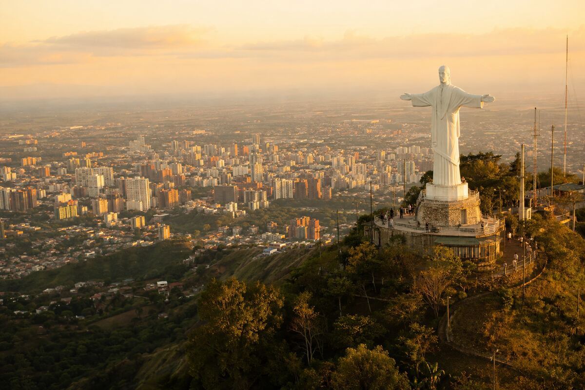 Cristo Rey overlooking Cali